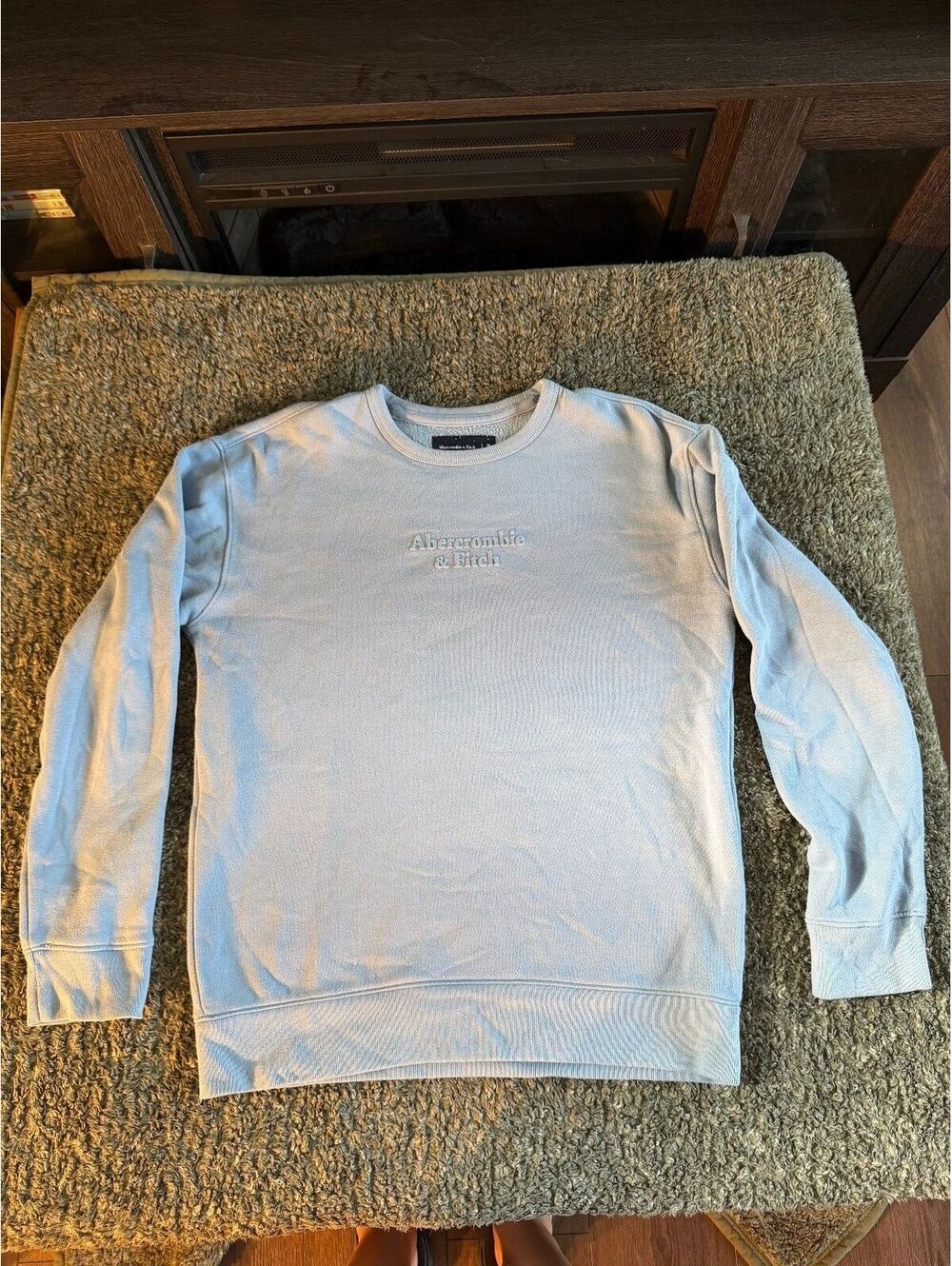 Abercrombie & Fitch Men's Medium Light Blue Crewneck Sweatshirt